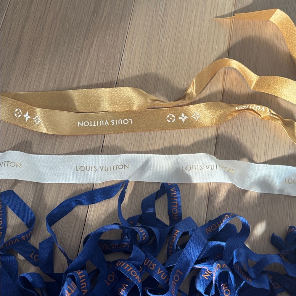 Louis Vuitton Ribbon Blue, Gold & White - Picture 3 of 3